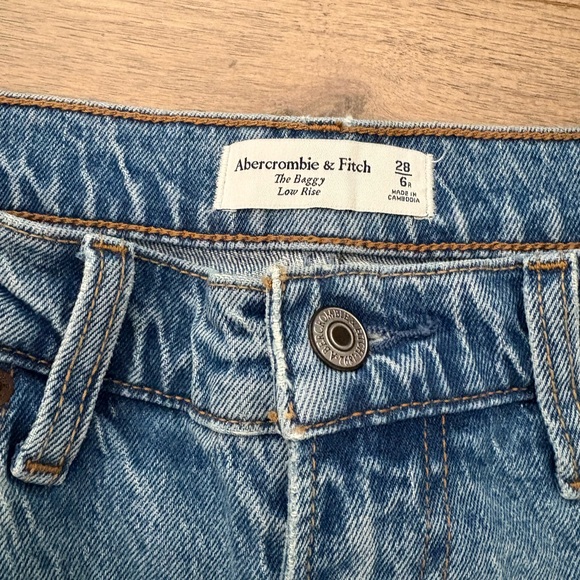 Abercrombie & Fitch Light Blue Denim Jeans - Picture 2 of 5